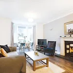 Special Basement Apartment Close To The Meadows